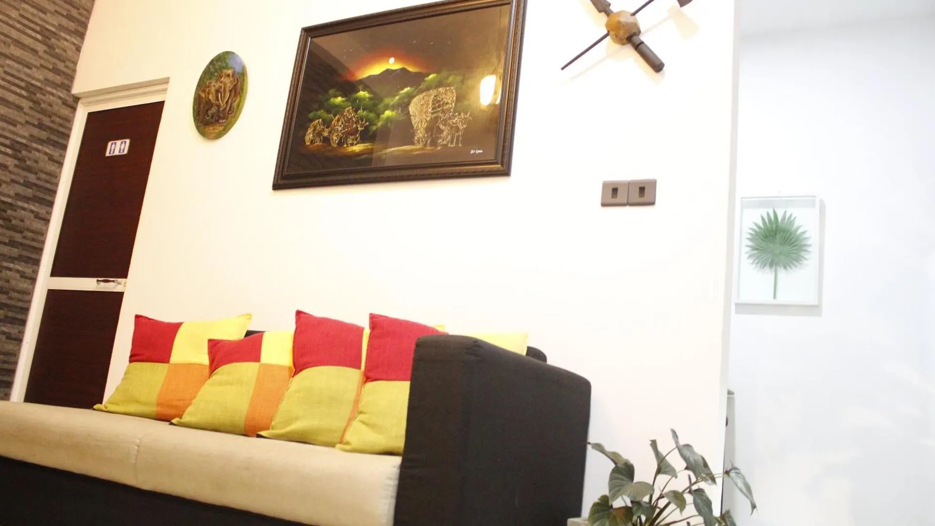 Bed & Breakfast Airport J Dream Resort Dewamottawa
