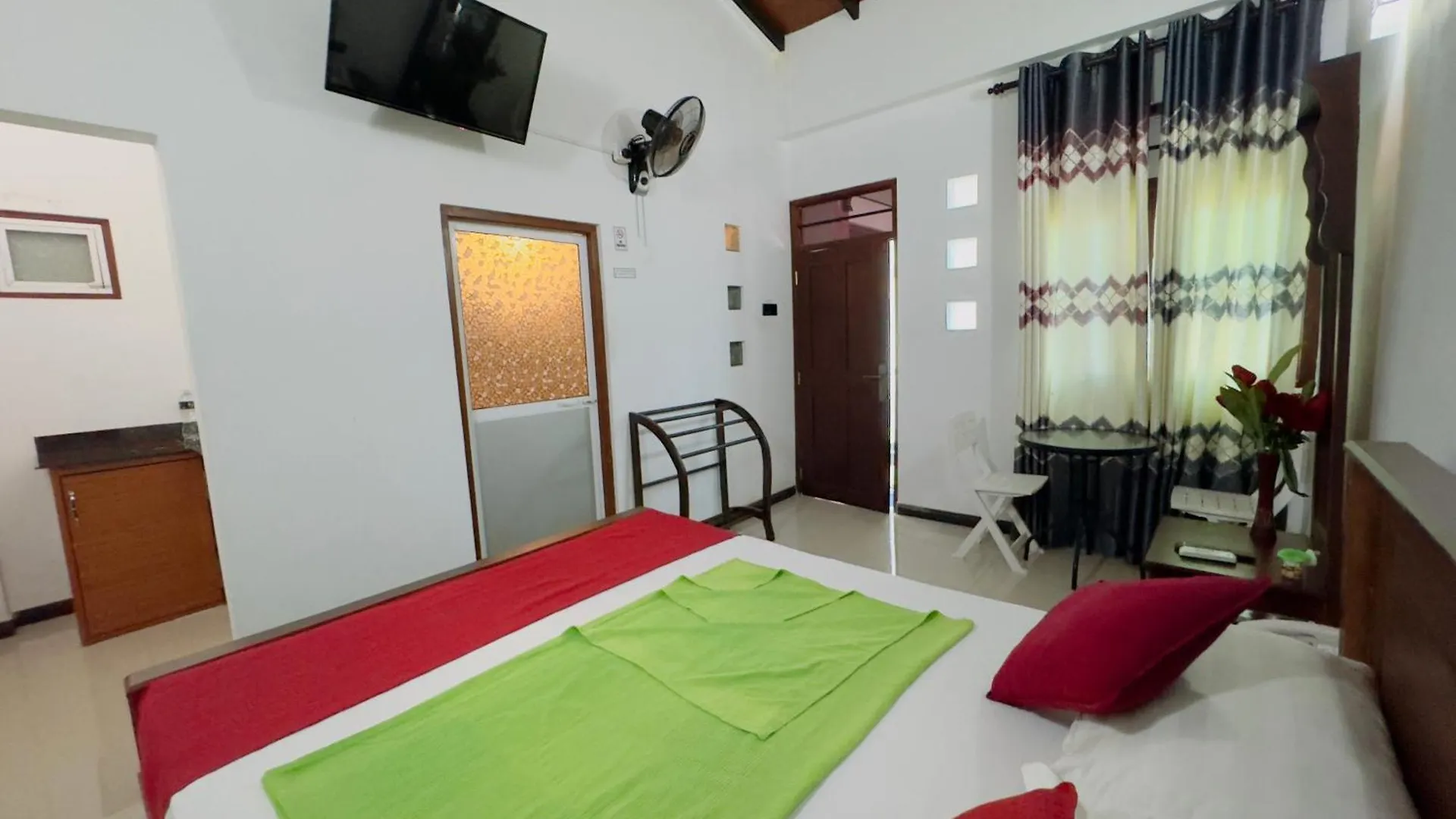 Bed & Breakfast Airport J Dream Resort Dewamottawa