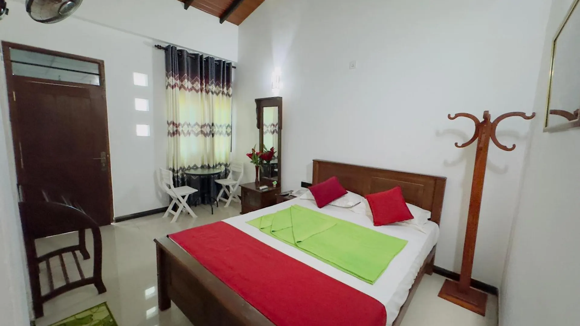 Airport J Dream Resort Dewamottawa Bed & Breakfast