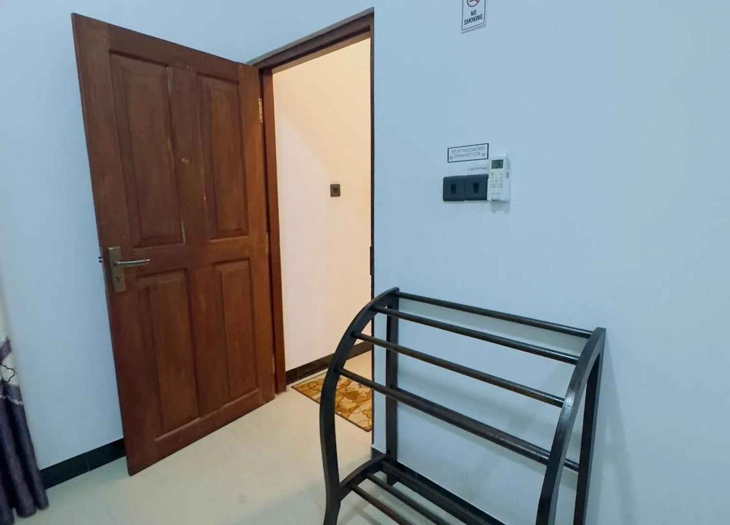 Bed & Breakfast Airport J Dream Resort Dewamottawa